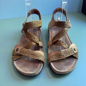 Taos Trulie Sandals 10.5 Beige Braided Leather Ankle Z Strap Wedge